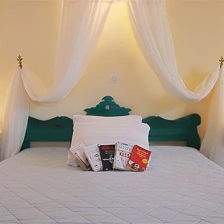 Hotel Vrachia & 2*