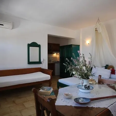Hotel Vrachia &